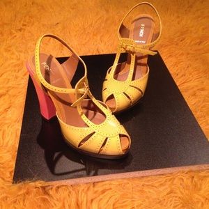 FENDI YELLOW AND CORAL CHAMELEON T STRAP SANDALS